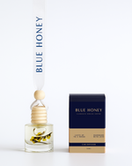 Blue Honey car diffuser with reed oil and natural fragrance, lasting up to 4 weeks.